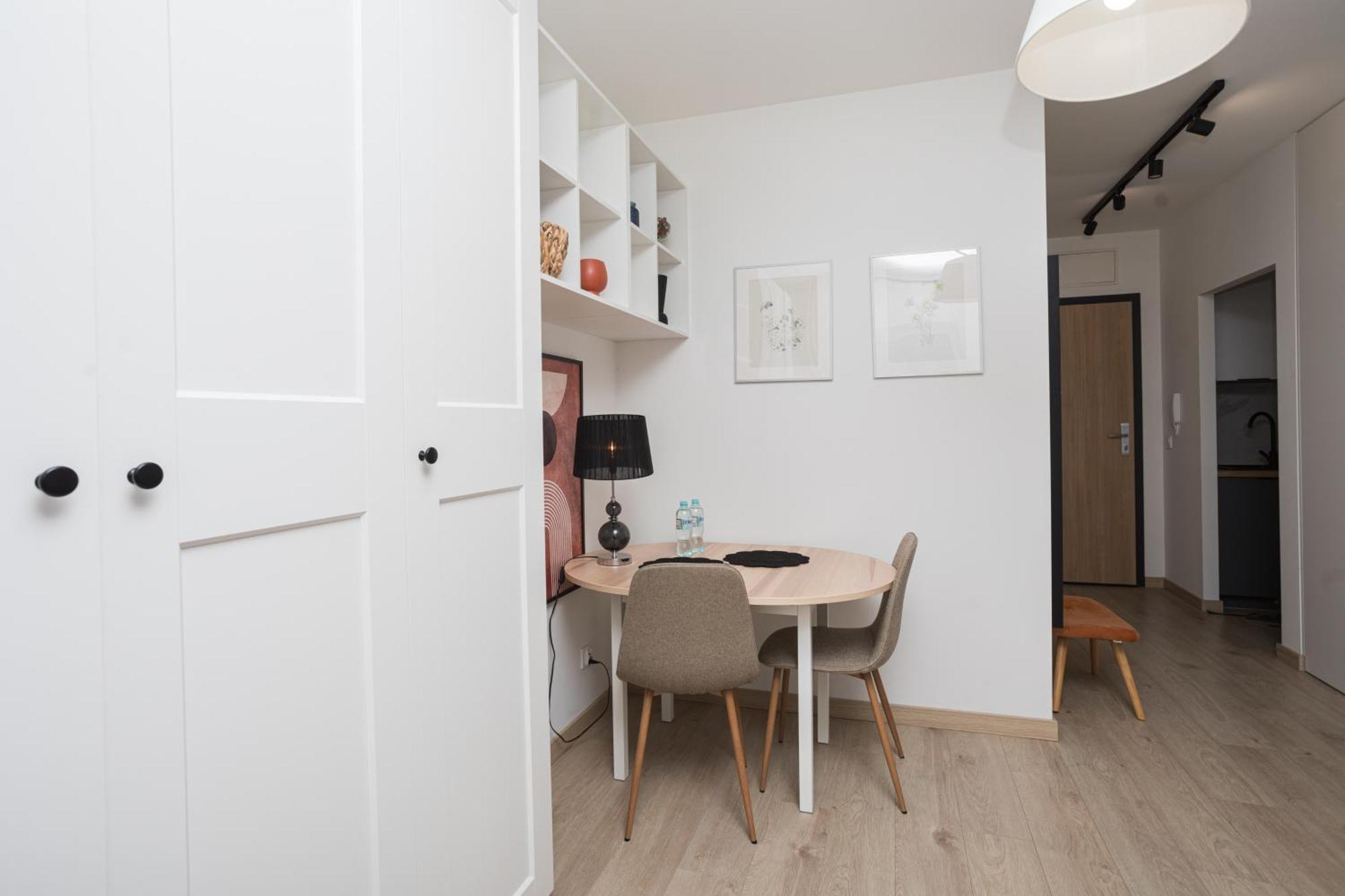 Komfort W Centrum Parking Breslavia Exterior foto